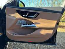 Mercedes-Benz E Class E 300 e Exclusive Premium Plus 