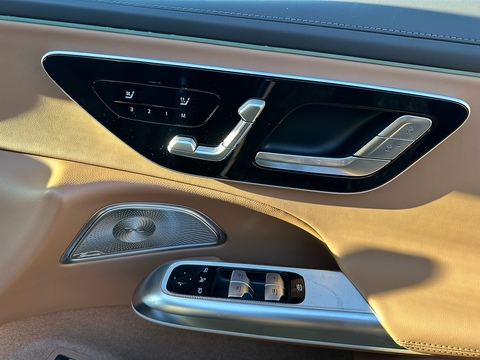 E 300 e Exclusive Premium Plus 2.0 4dr Saloon Automatic Petrol/Electric