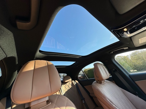 E 300 e Exclusive Premium Plus 2.0 4dr Saloon Automatic Petrol/Electric