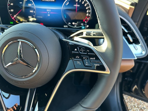 E 300 e Exclusive Premium Plus 2.0 4dr Saloon Automatic Petrol/Electric