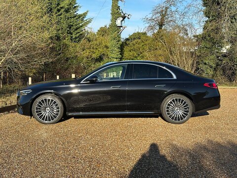 E 300 e Exclusive Premium Plus 2.0 4dr Saloon Automatic Petrol/Electric