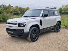 Land Rover Defender 110 P300e X-Dynamic HSE 