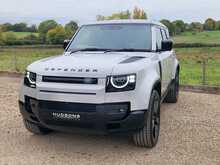 Land Rover Defender 110 P300e X-Dynamic HSE 