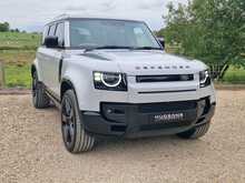 Land Rover Defender 110 P300e X-Dynamic HSE 