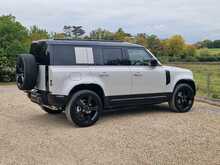 Land Rover Defender 110 P300e X-Dynamic HSE 