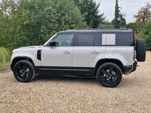Land Rover Defender 110 P300e X-Dynamic HSE 