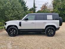 Land Rover Defender 110 P300e X-Dynamic HSE 
