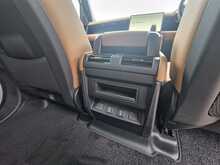 Land Rover Defender 110 P300e X-Dynamic HSE 