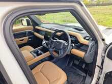 Land Rover Defender 110 P300e X-Dynamic HSE 