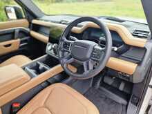 Land Rover Defender 110 P300e X-Dynamic HSE 