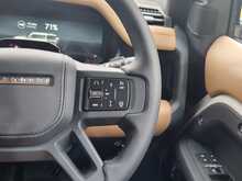 Land Rover Defender 110 P300e X-Dynamic HSE 