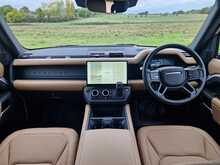 Land Rover Defender 110 P300e X-Dynamic HSE 