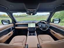 Land Rover Defender 110 P300e X-Dynamic HSE 