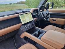 Land Rover Defender 110 P300e X-Dynamic HSE 