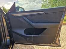 Tesla Model Y Long Range 