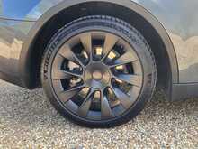 Tesla Model Y Long Range 