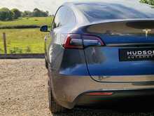 Tesla Model Y Long Range 