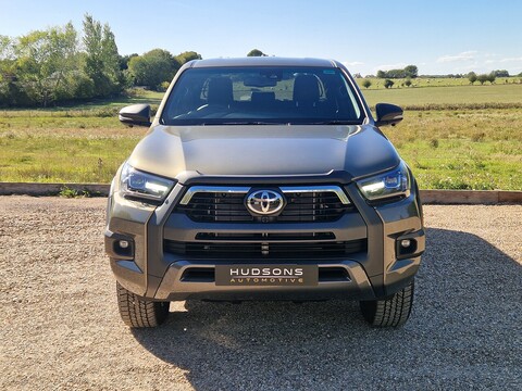 Invincible X 4WD D-4D-h Dcb 2.8 4dr Pick up Automatic Diesel Hybrid