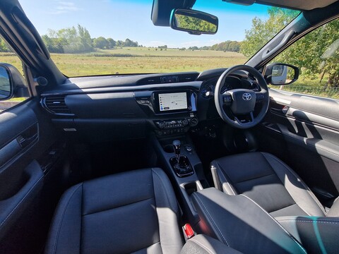 Invincible X 4WD D-4D-h Dcb 2.8 4dr Pick up Automatic Diesel Hybrid