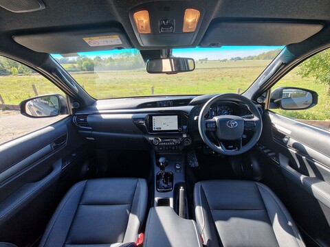 Invincible X 4WD D-4D-h Dcb 2.8 4dr Pick up Automatic Diesel Hybrid