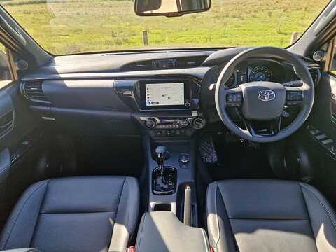 Invincible X 4WD D-4D-h Dcb 2.8 4dr Pick up Automatic Diesel Hybrid