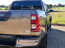 Toyota Hilux Invincible X 4WD D-4D-h Dcb 