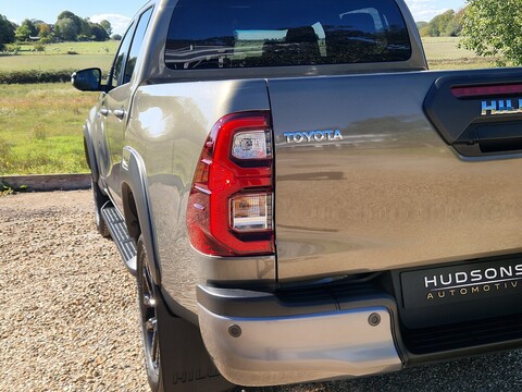 Invincible X 4WD D-4D-h Dcb 2.8 4dr Pick up Automatic Diesel Hybrid