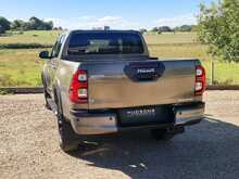 Toyota Hilux Invincible X 4WD D-4D-h Dcb 