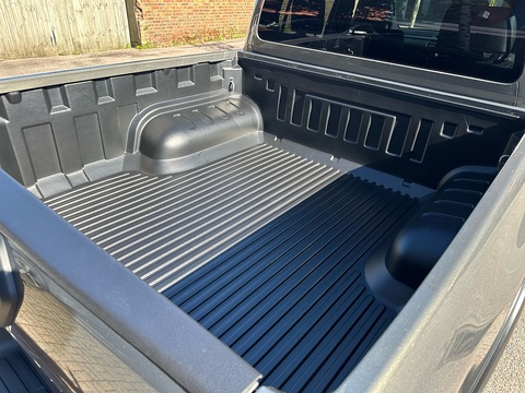 Invincible X 4WD D-4D-h Dcb 2.8 4dr Pick up Automatic Diesel Hybrid
