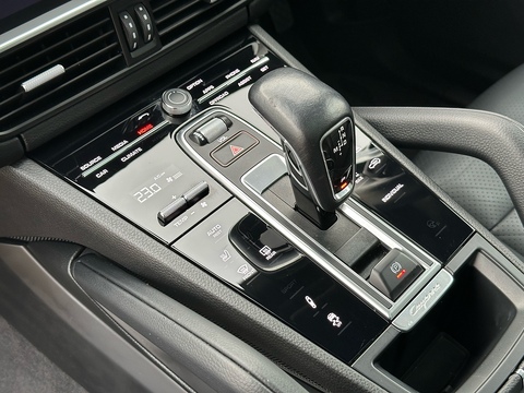 3.0 V6 E-Hybrid 17.9kWh SUV 5dr Petrol Plug-in Hybrid TiptronicS 4WD Euro 6 (s/s) (3.6kW Charger) (462 ps)