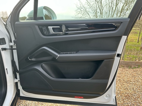 3.0 V6 E-Hybrid 17.9kWh SUV 5dr Petrol Plug-in Hybrid TiptronicS 4WD Euro 6 (s/s) (3.6kW Charger) (462 ps)