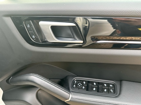 3.0 V6 E-Hybrid 17.9kWh SUV 5dr Petrol Plug-in Hybrid TiptronicS 4WD Euro 6 (s/s) (3.6kW Charger) (462 ps)