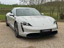 Porsche Taycan Performance 