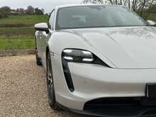 Porsche Taycan Performance 