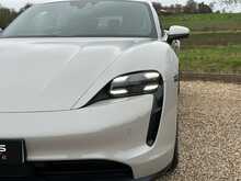 Porsche Taycan Performance 