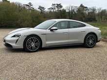 Porsche Taycan Performance 
