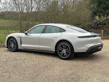 Porsche Taycan Performance 