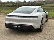 Porsche Taycan Performance 
