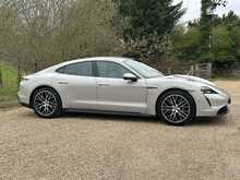 Porsche Taycan Performance 