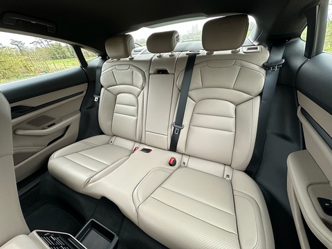 Performance 0.0 4dr Saloon Automatic Electric