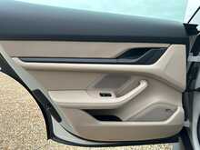 Porsche Taycan Performance 
