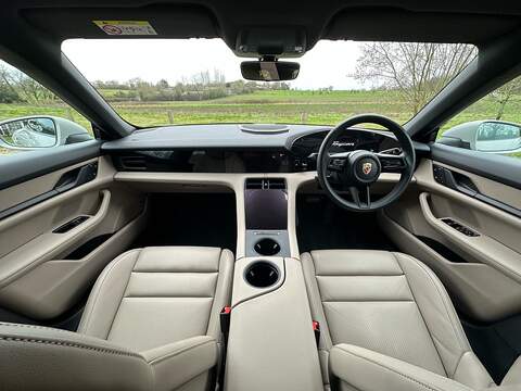 Performance 0.0 4dr Saloon Automatic Electric