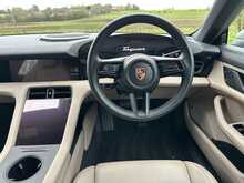 Porsche Taycan Performance 