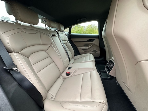 Performance 0.0 4dr Saloon Automatic Electric