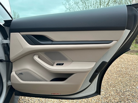 Performance 0.0 4dr Saloon Automatic Electric