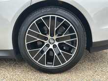 Porsche Taycan Performance 
