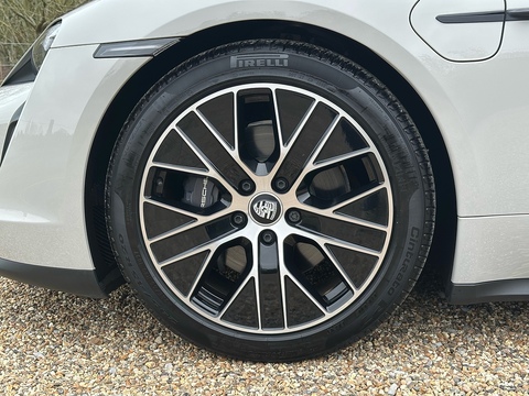 Performance 0.0 4dr Saloon Automatic Electric