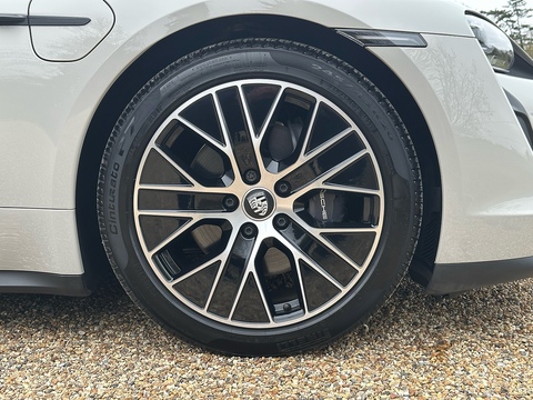 Performance 0.0 4dr Saloon Automatic Electric