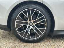Porsche Taycan Performance 