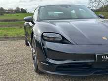 Porsche Taycan Performance 